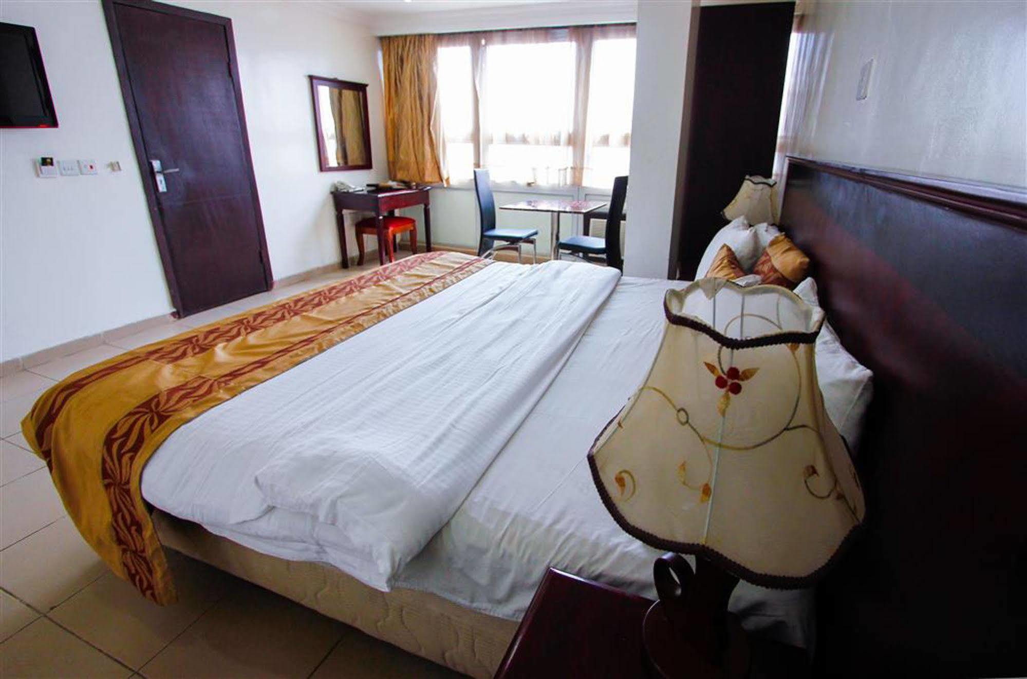 לגוס Beni Hotel מראה חיצוני תמונה