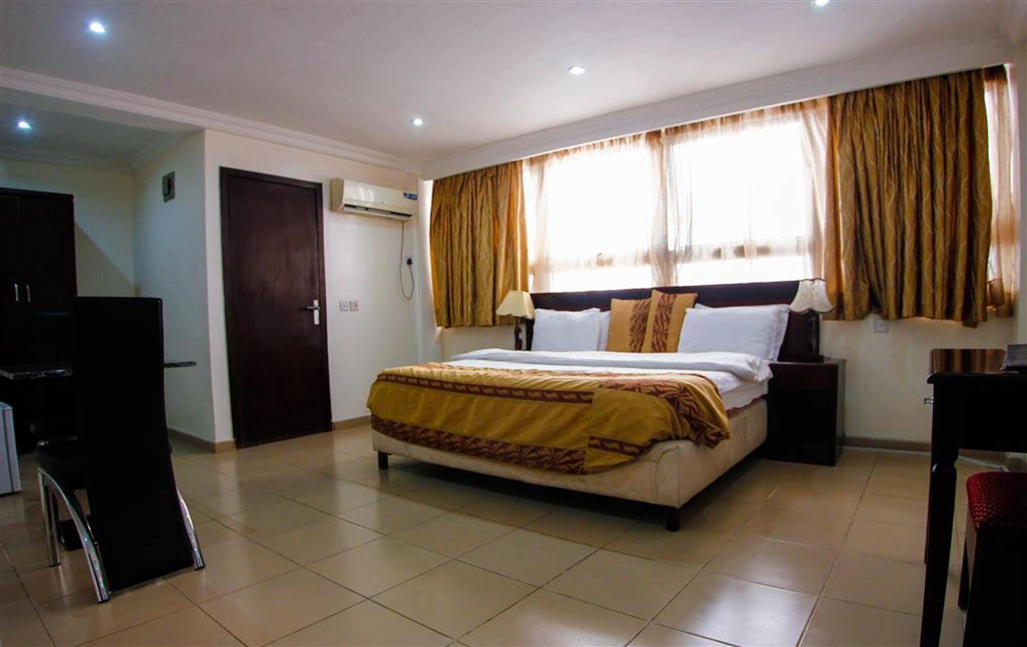 לגוס Beni Hotel מראה חיצוני תמונה